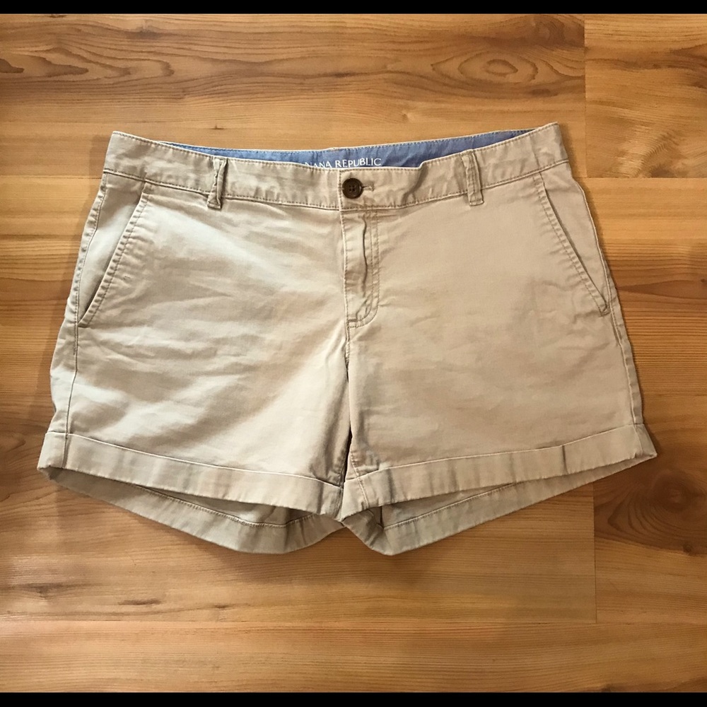 Banana Republic Tan shorts